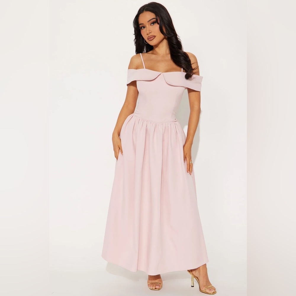 Fashion Nova frania Off Shoulder gown